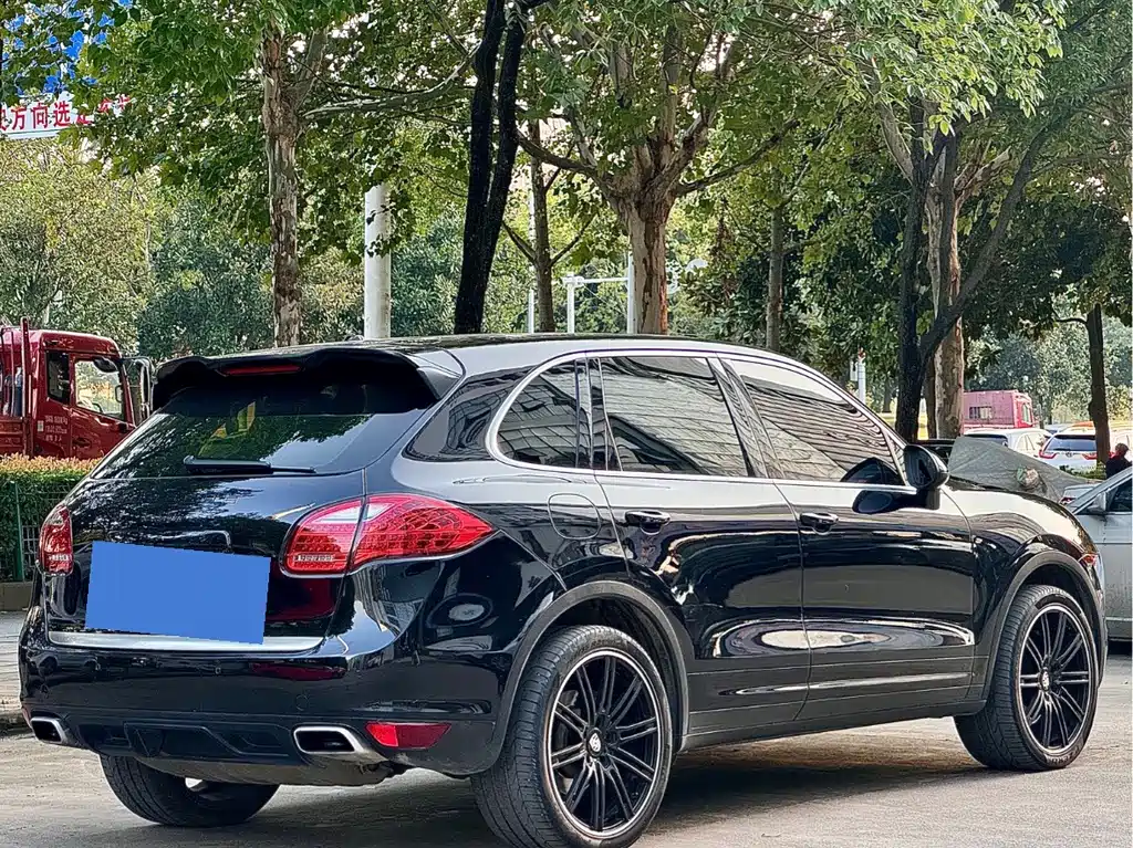 Porsche Cayenne — миниатюра 9