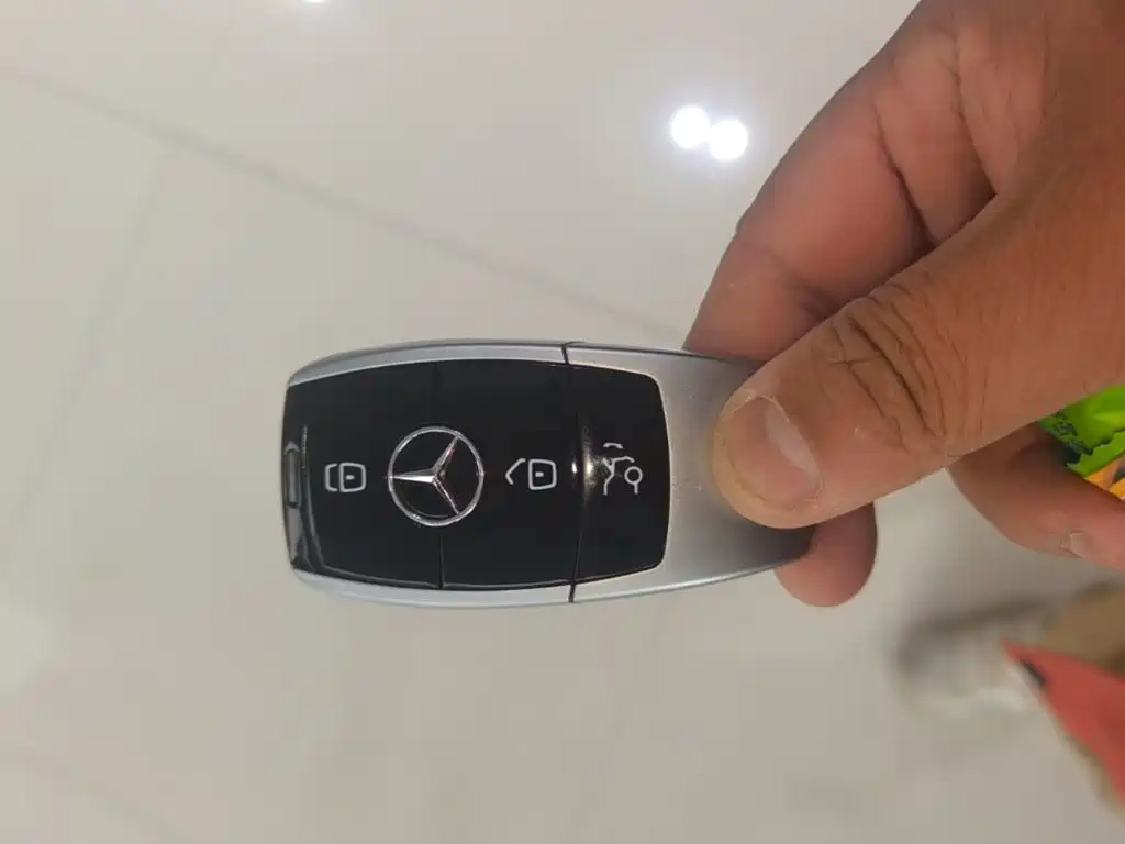 Mercedes-Benz E-Class — миниатюра 9