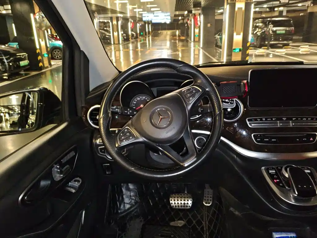 Mercedes-Benz V-Class — миниатюра 6
