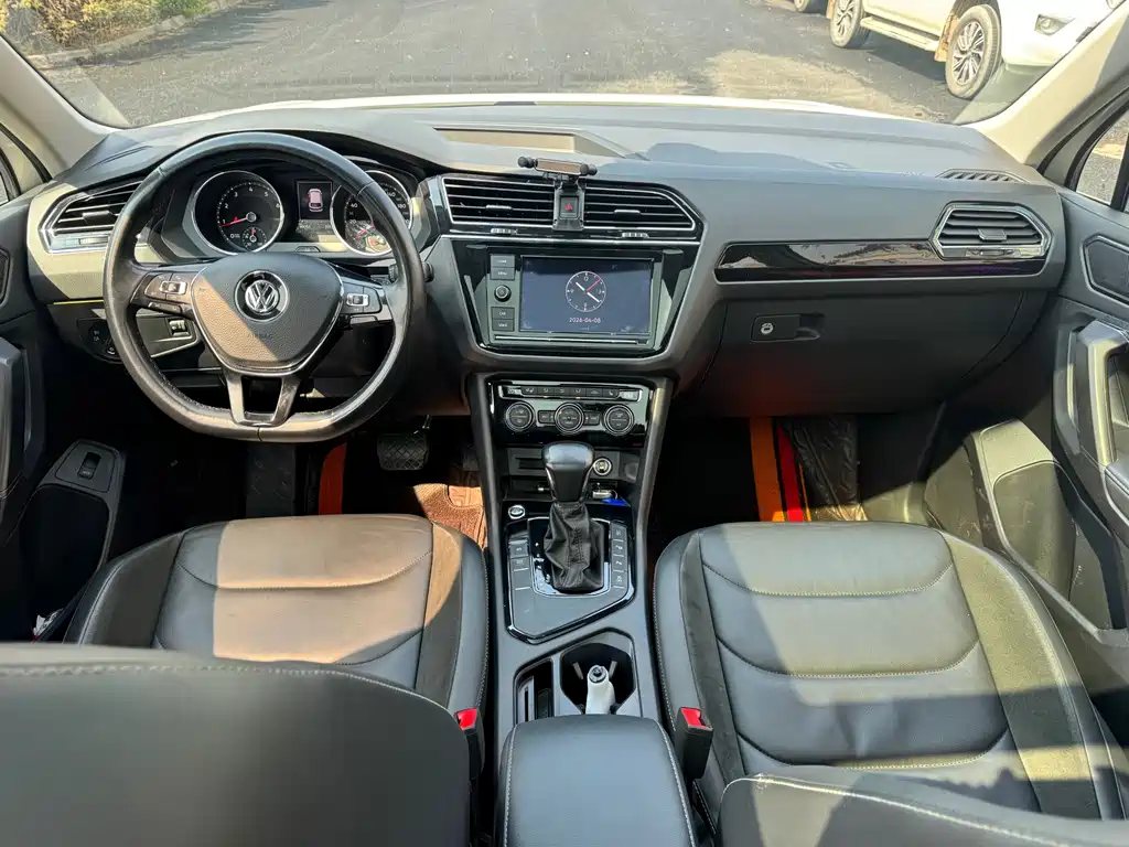 Volkswagen Tiguan L L 2019 330TSI AT Luxury VI