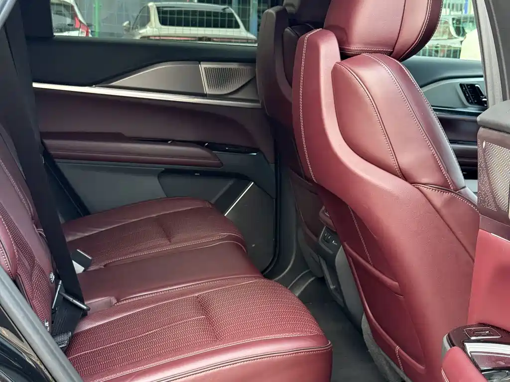 Cadillac XT5 — миниатюра 15