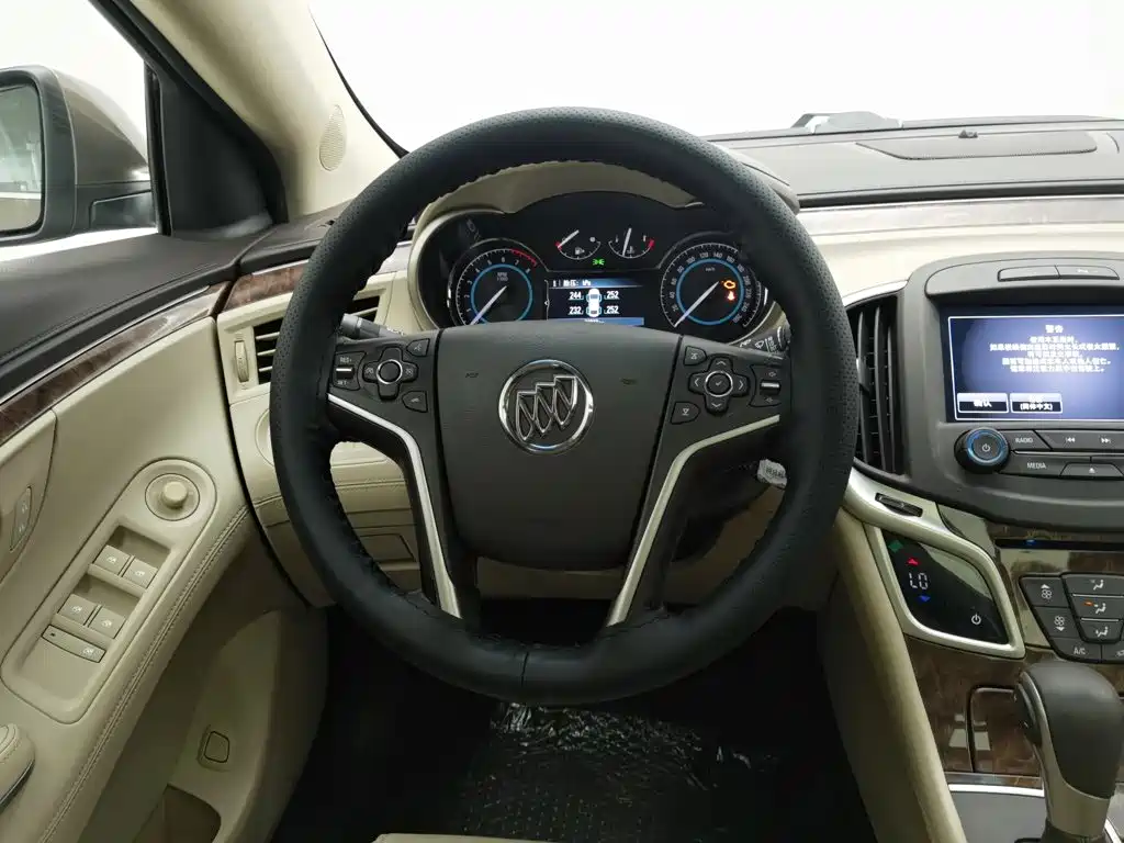Buick LaCrosse — миниатюра 11