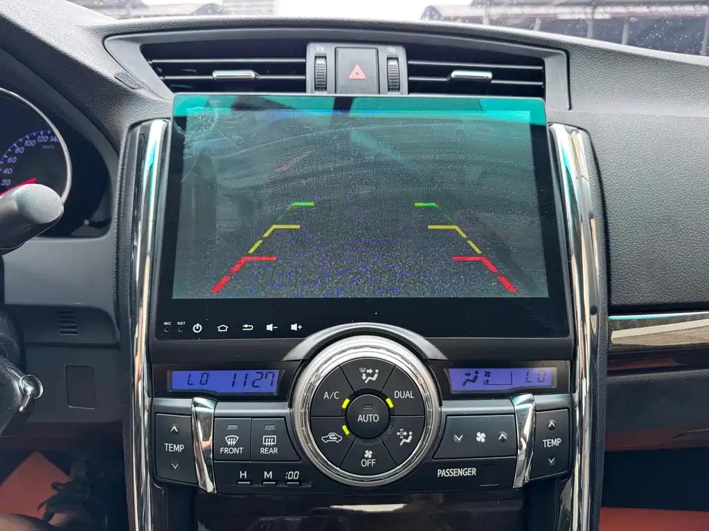 Toyota Reiz — миниатюра 13