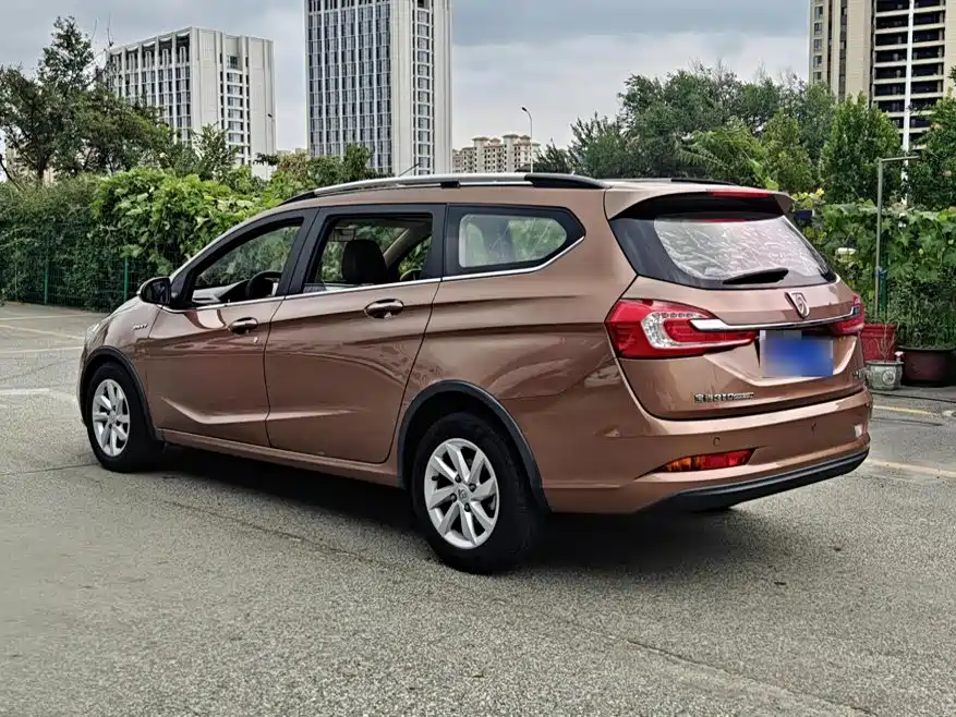 Baojun 310W — миниатюра 5