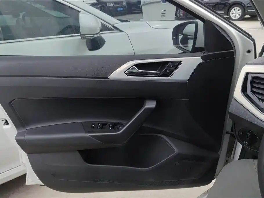 Volkswagen Polo 2019 Plus 1.5L AT