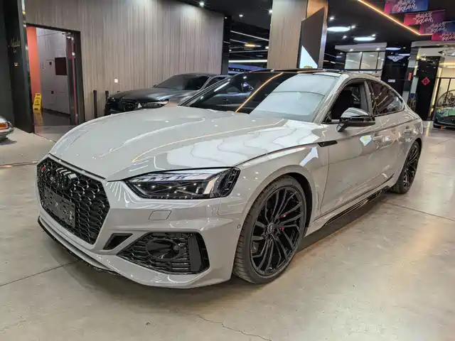 AUDI RS 5