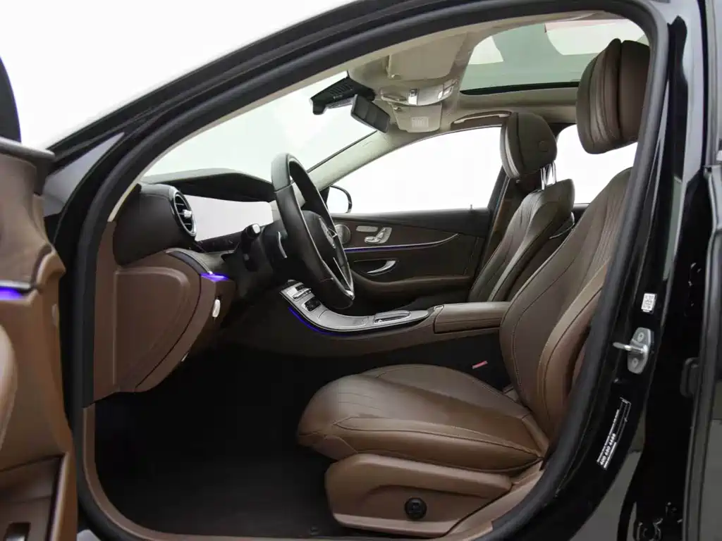 Mercedes-Benz E-Class — миниатюра 8