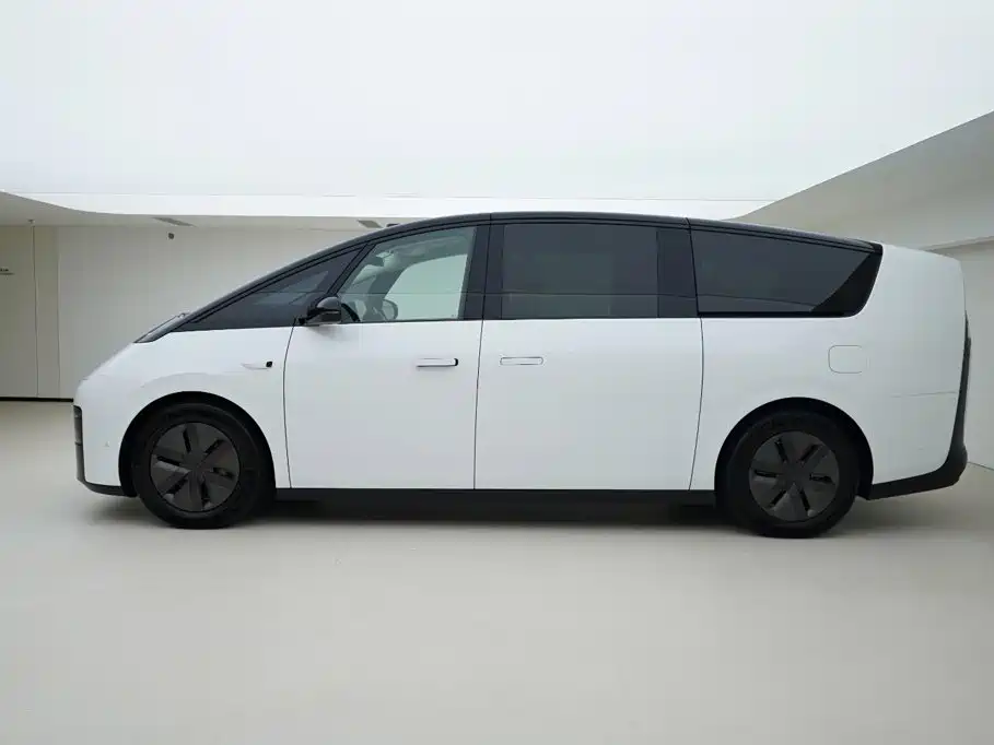 Li Auto Li MEGA — миниатюра 3
