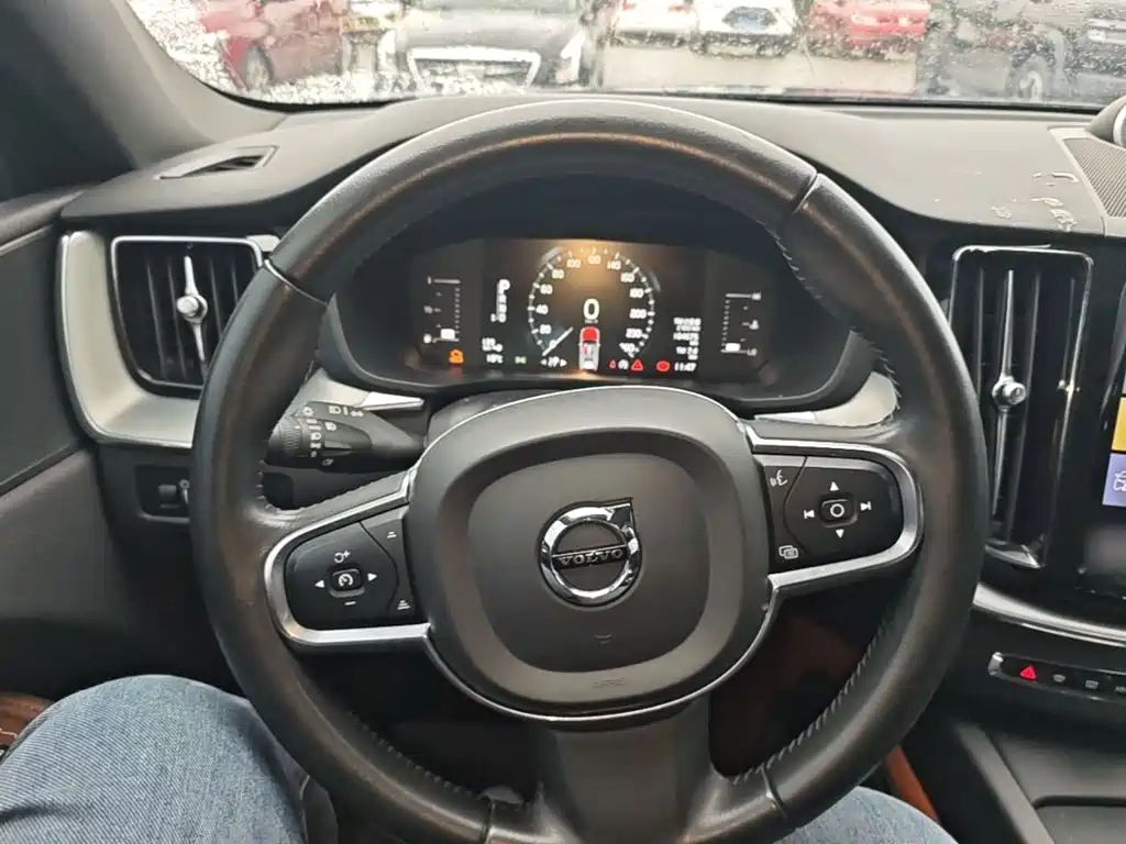 Volvo XC60 — миниатюра 11