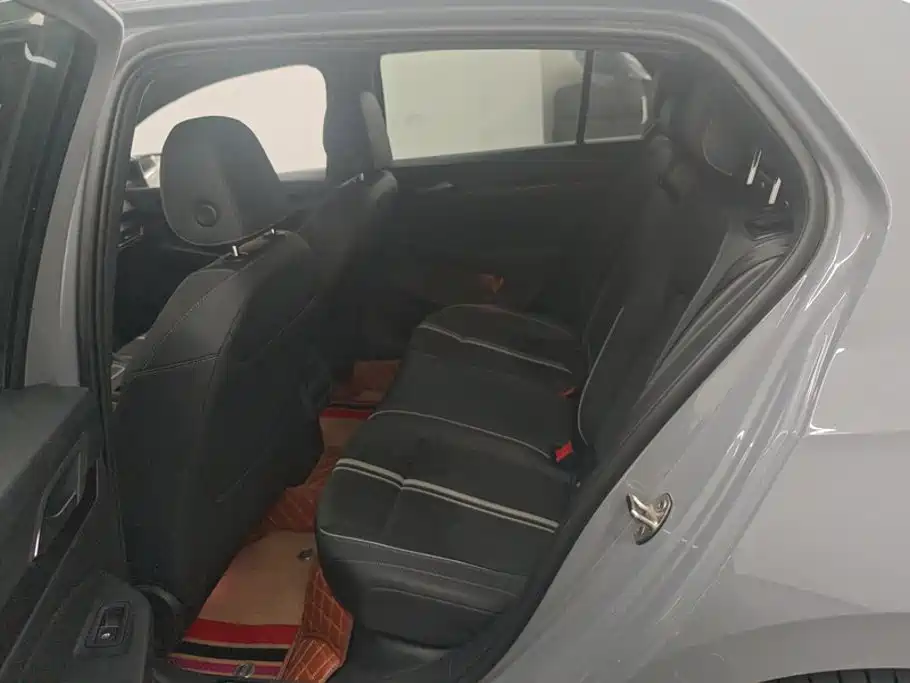 Volkswagen Golf — миниатюра 11