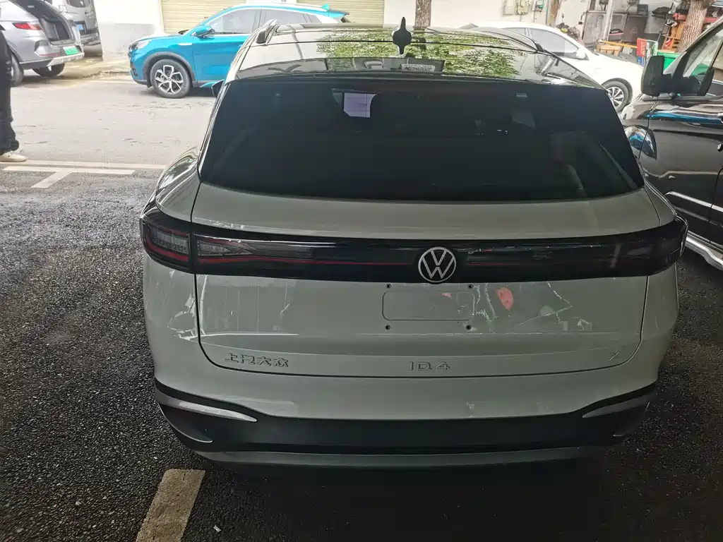 VOLKSWAGEN ID.4 X