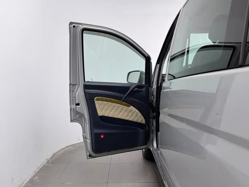 Mercedes-Benz Vito — миниатюра 16
