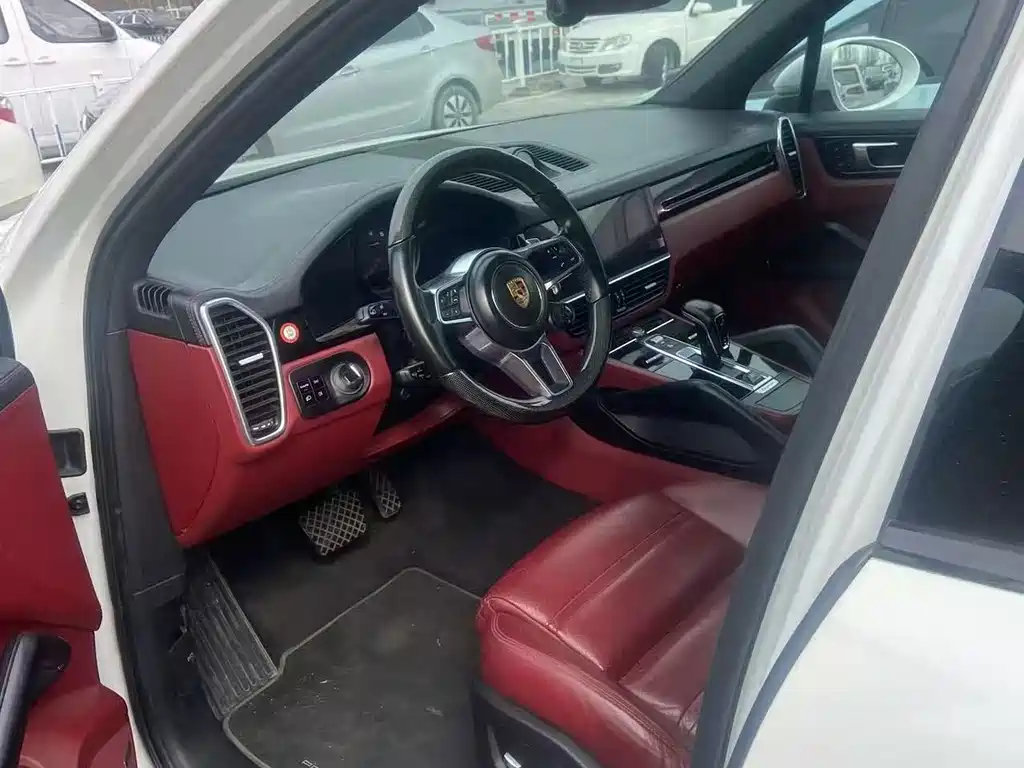 PORSCHE CAYENNE
