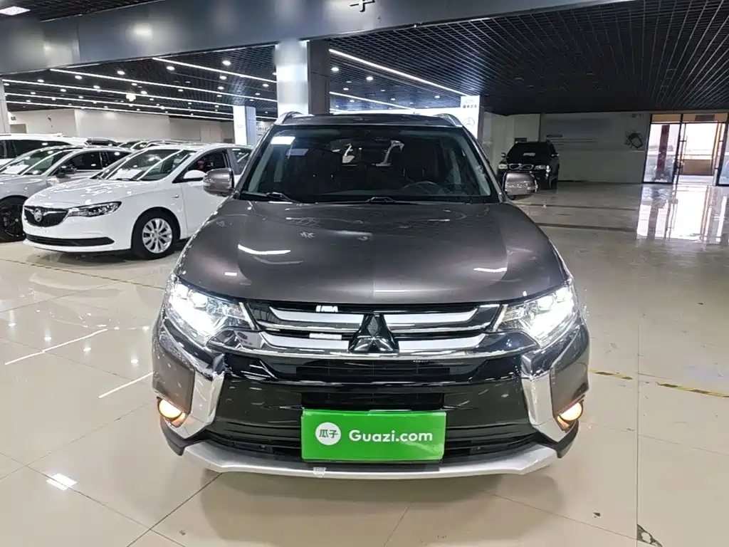Mitsubishi Outlander — миниатюра 3