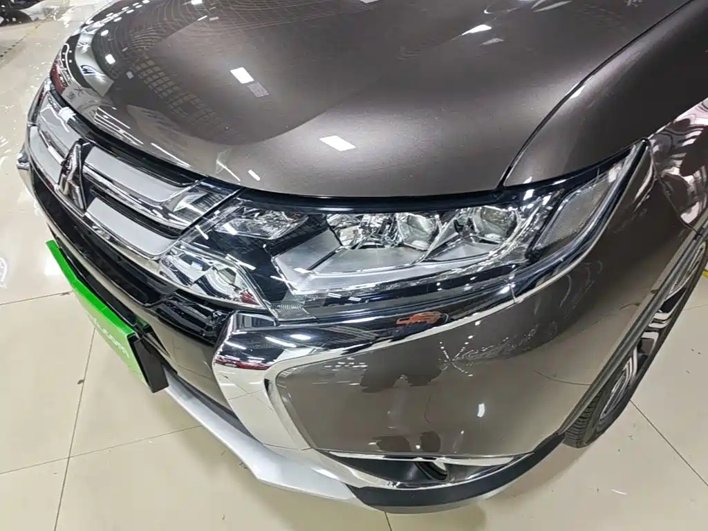 Mitsubishi Outlander — миниатюра 24
