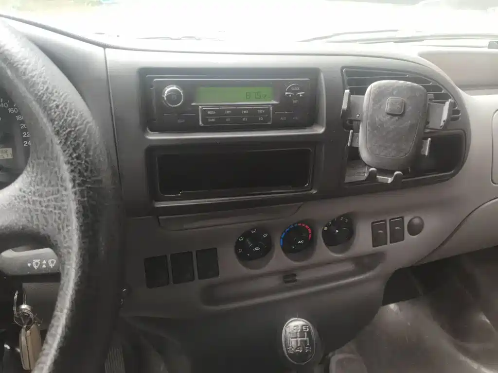 Ford Transit Classic — миниатюра 6