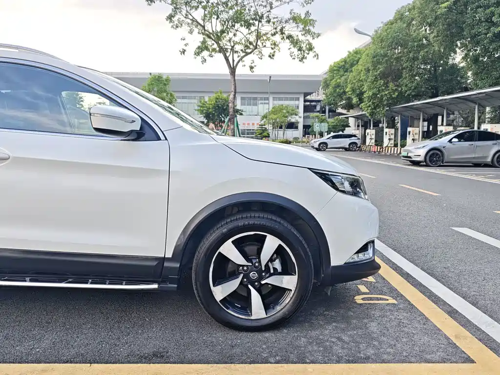Nissan Qashqai — миниатюра 26
