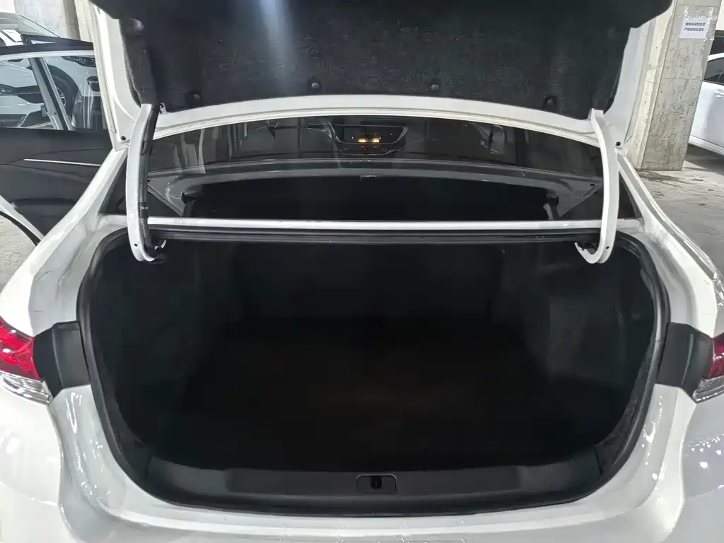 Buick Excelle — миниатюра 4