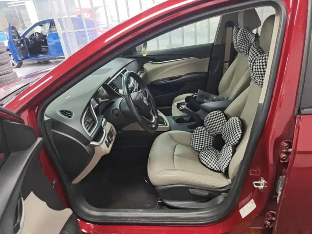 Buick Excelle — миниатюра 15