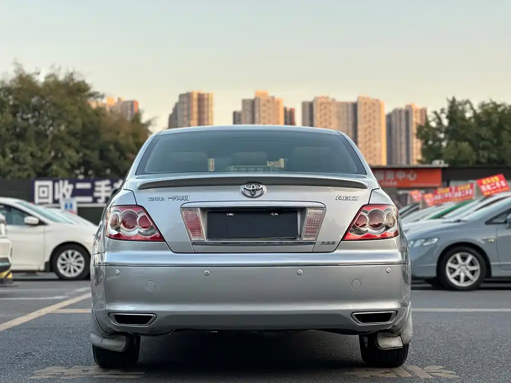 Toyota Reiz — миниатюра 16