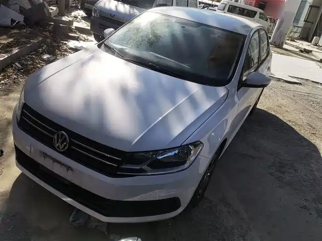 VOLKSWAGEN SANTANA 2017