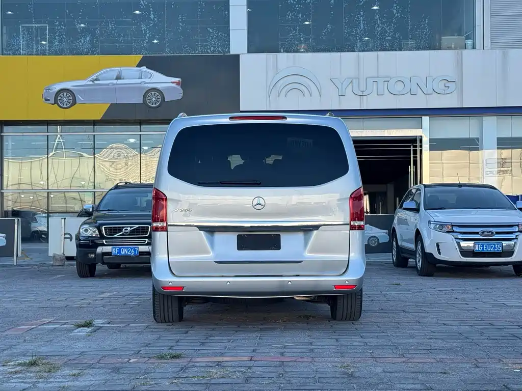 Mercedes-Benz V-Class — миниатюра 4