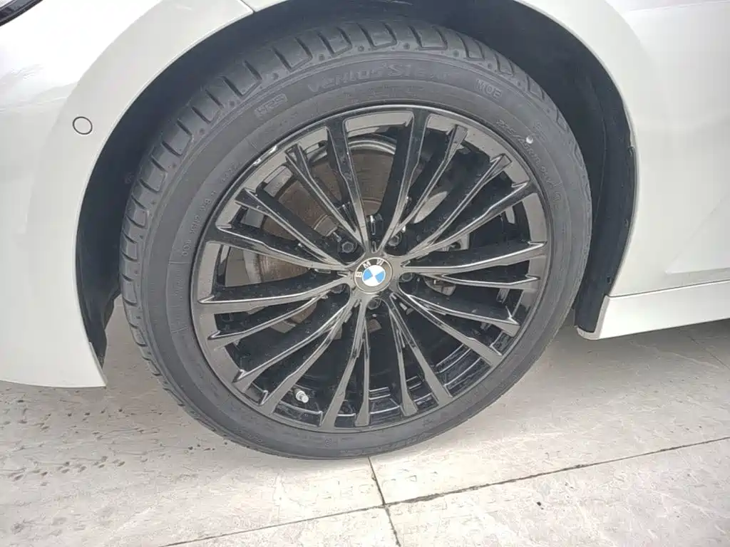 BMW 3 Series — миниатюра 23