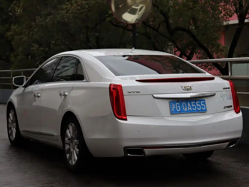 CADILLAC XTS