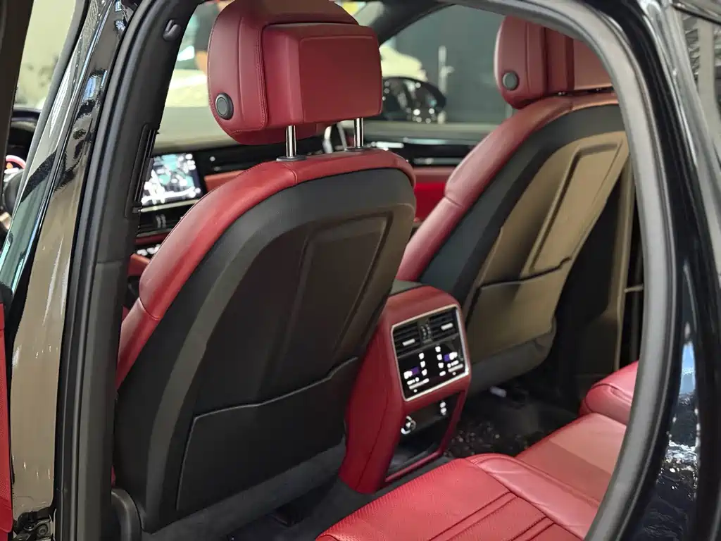 Porsche Cayenne — миниатюра 8