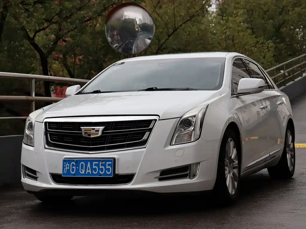 CADILLAC XTS