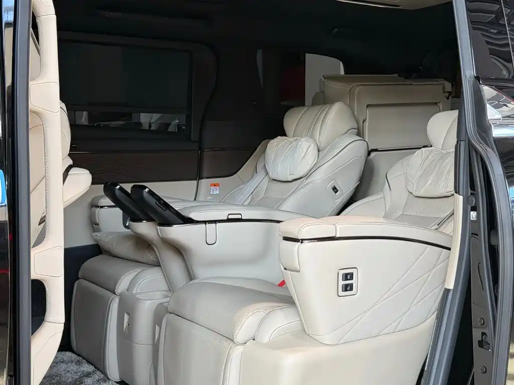 Toyota Alphard — фотографии объявления, Фото 22
