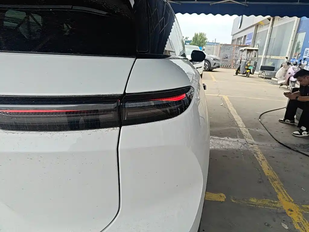 NIO ES6 — миниатюра 8