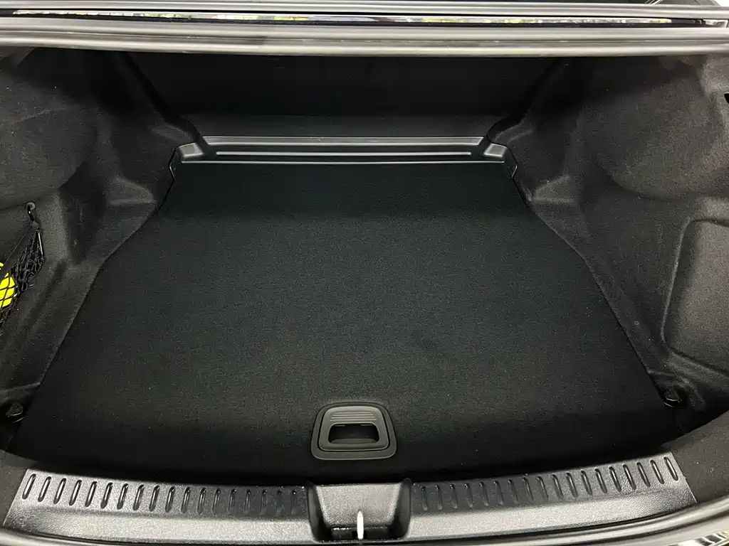 Mercedes-Benz E-Class — миниатюра 25