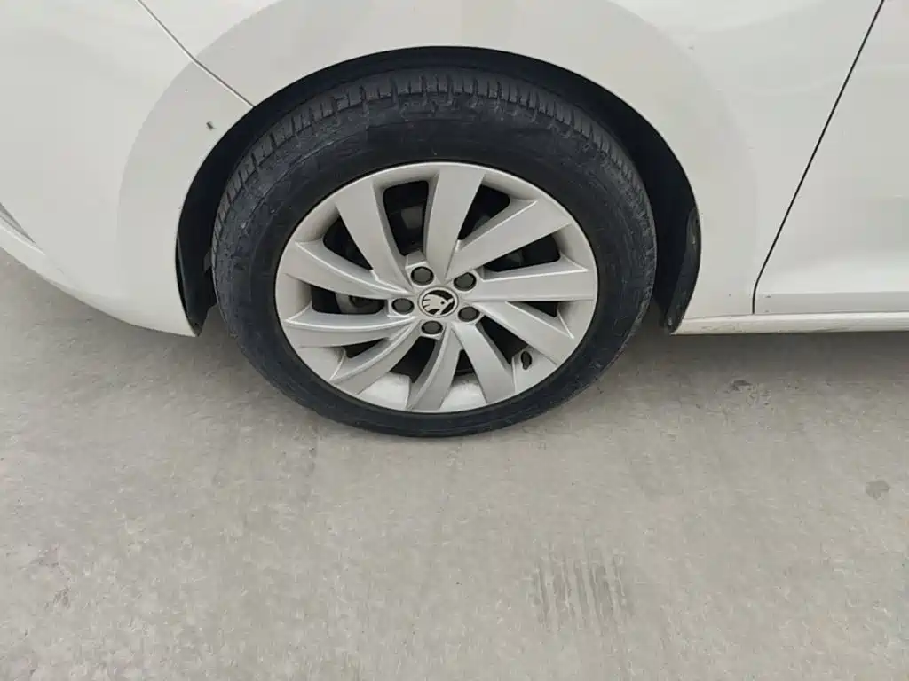 Skoda Rapid — миниатюра 23