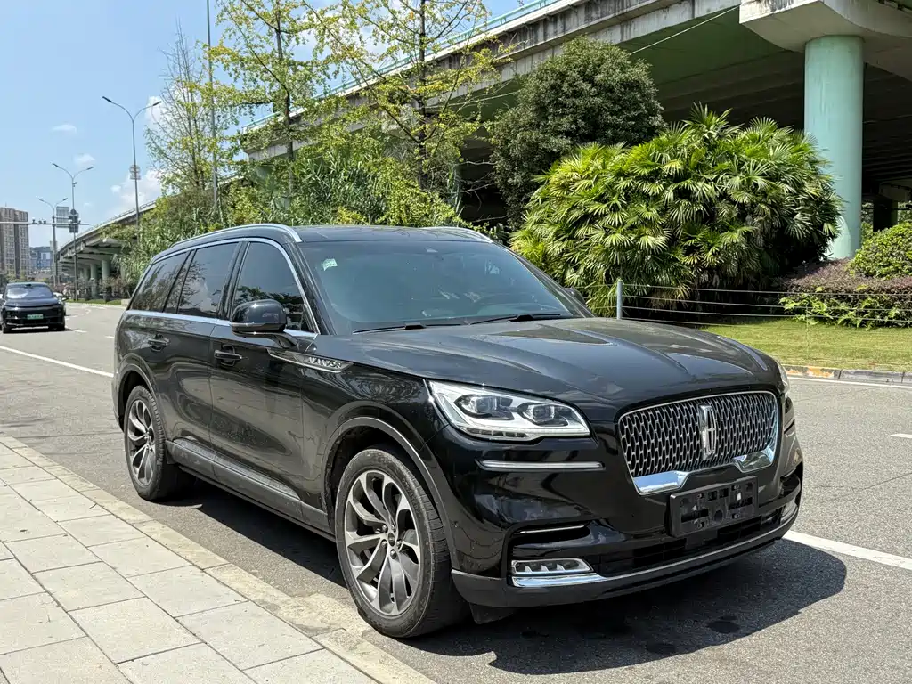 Lincoln Aviator — миниатюра 3