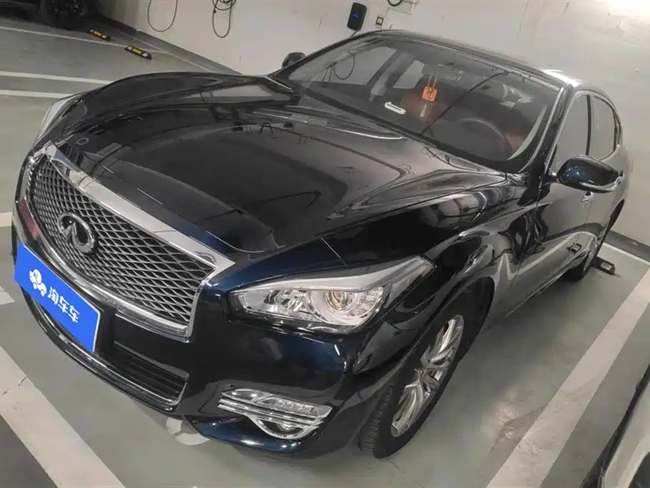 INFINITI Q70