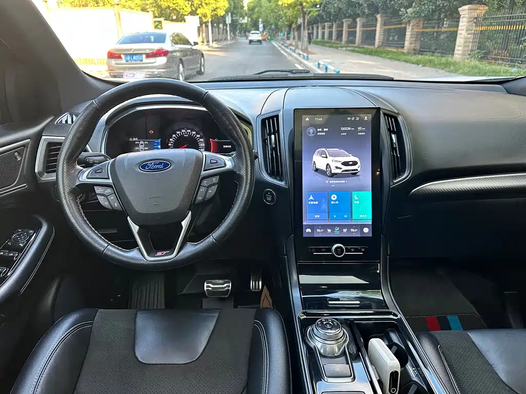 Ford Edge — миниатюра 11