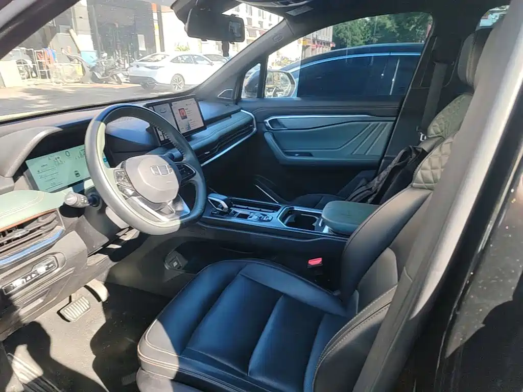 Geely Haoyue L — миниатюра 15