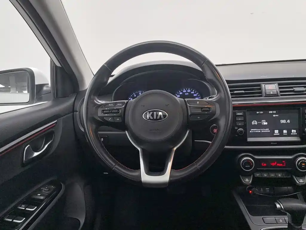 Kia KX Cross — миниатюра 11