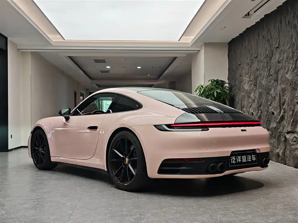 PORSCHE 911