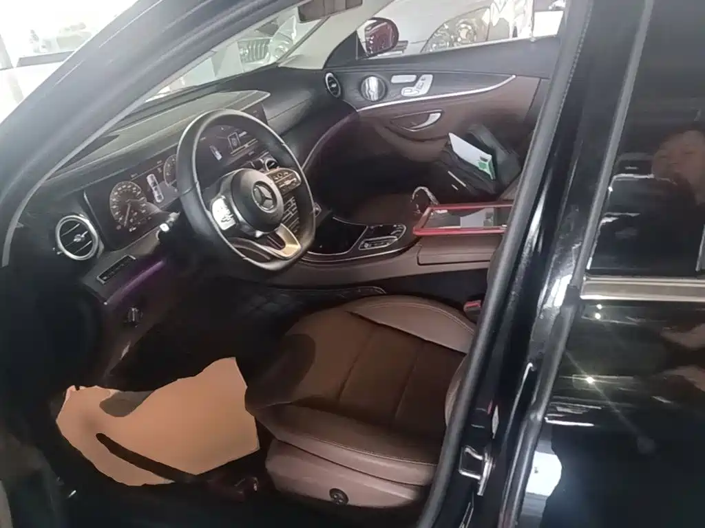 Mercedes-Benz E-Class — миниатюра 15