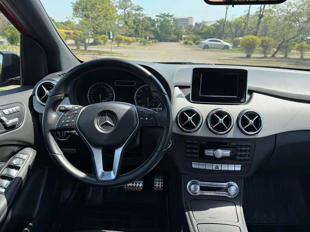 Mercedes-Benz B-Class — миниатюра 11