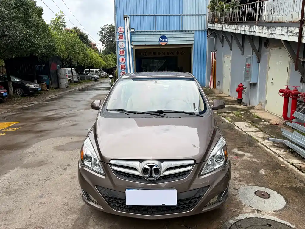 BAIC E-Series — миниатюра 2