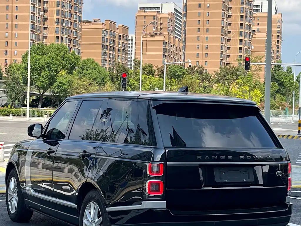 Land Rover Range Rover — миниатюра 8