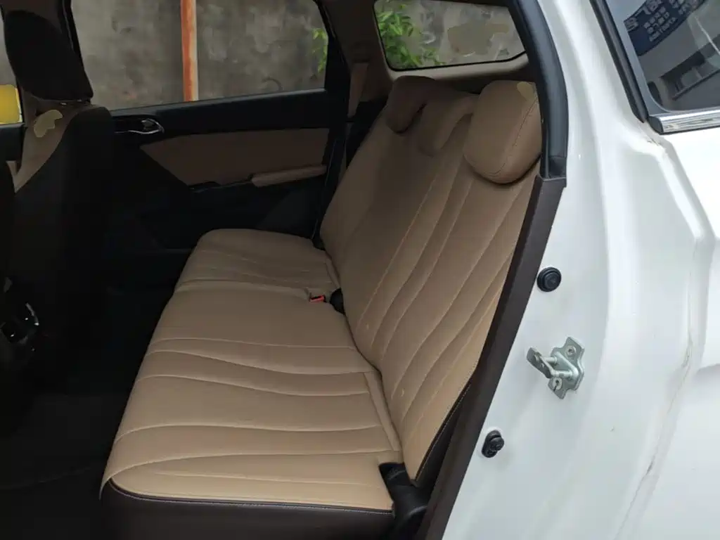 Baojun 310W — миниатюра 17