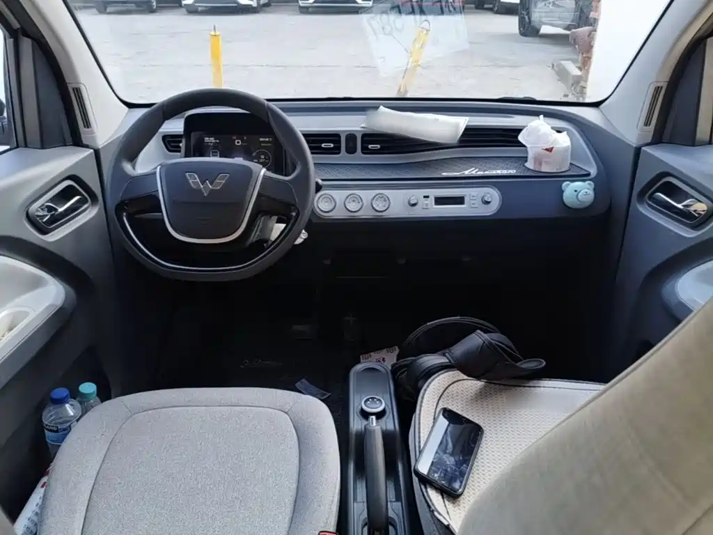 Wuling MINIEV — миниатюра 10