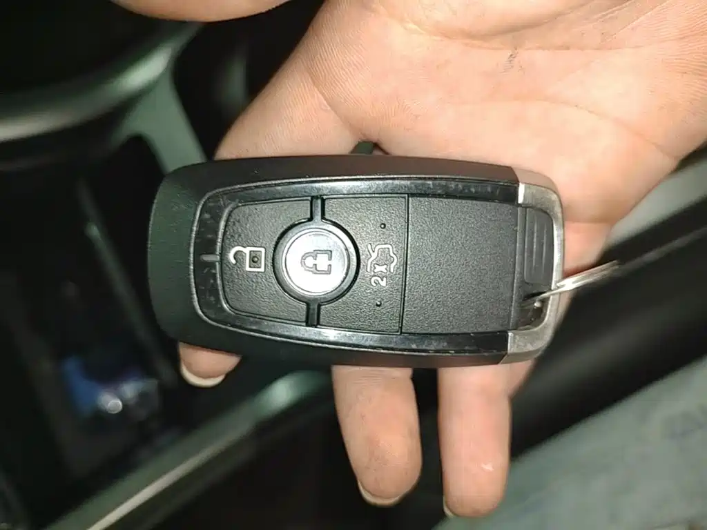 Ford Mondeo — миниатюра 9