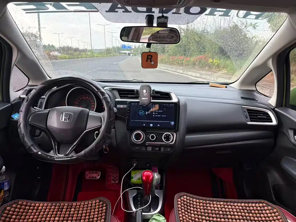 Honda Fit — миниатюра 9
