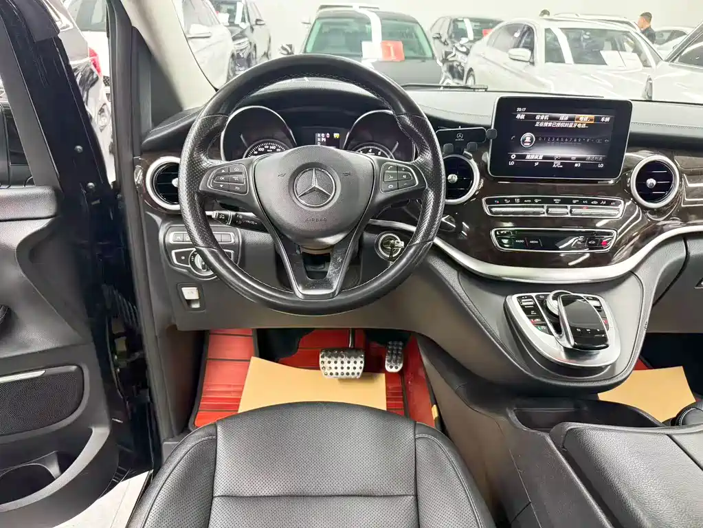 Mercedes-Benz V-Class — миниатюра 10