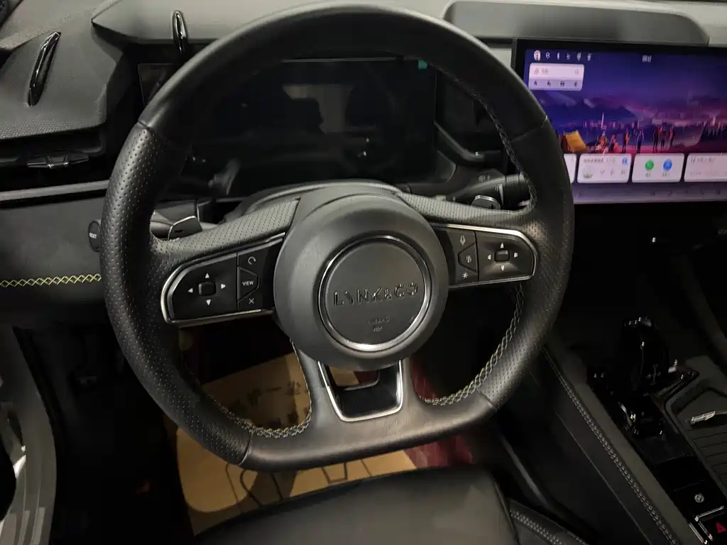 Lynk & Co 03 — миниатюра 8